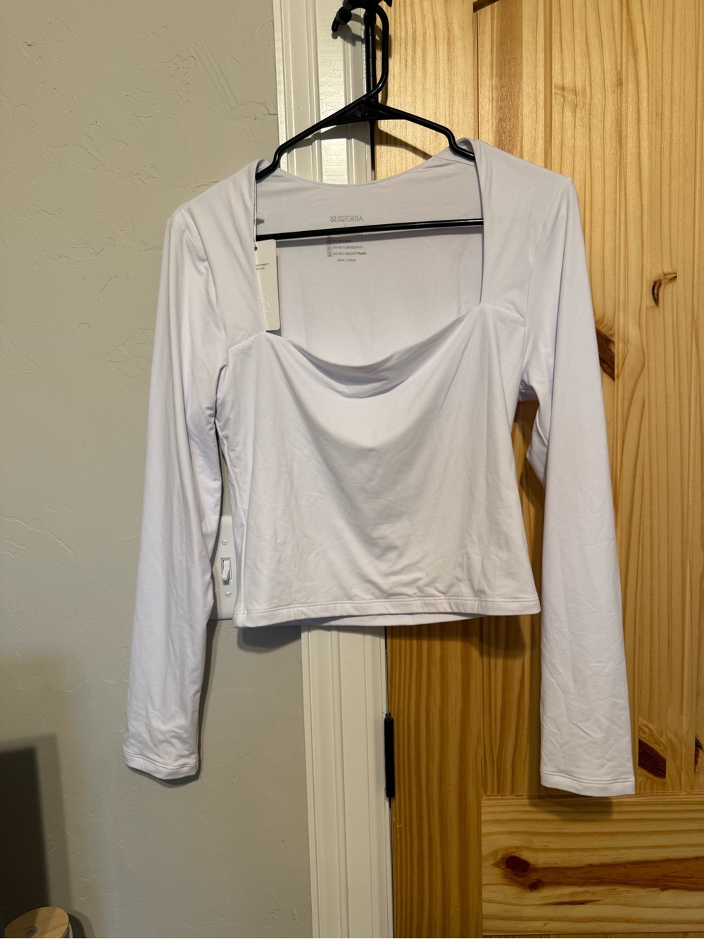 Reoria Square Neck Long-Sleeve Crop Top in White